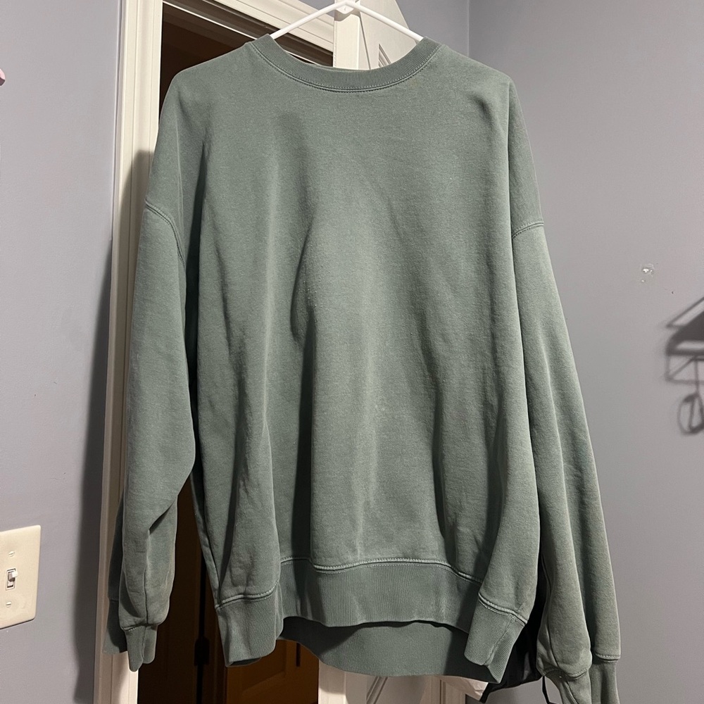 Brandy Melville green crewneck, worn once